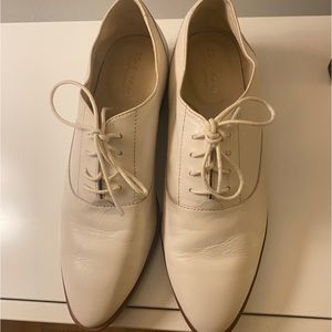 Cole Haan cream leather Oxford shoes